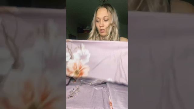 Распаковка розового комплекта с цветочками смотреть онлайн