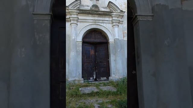 Костел Святого Антонія зведений наприкінці XVI століття смотреть онлайн