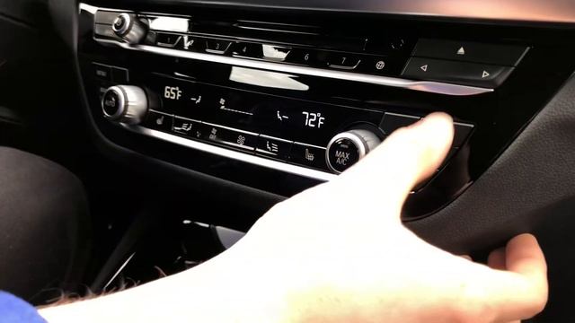 Sync Button in a BMW смотреть онлайн