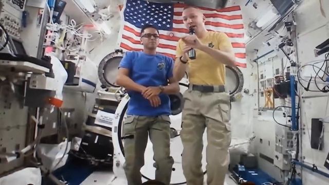 Fidget Spinners In Space (How long can they spin?) 11/5/17 смотреть онлайн