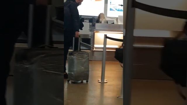 Allgäu Flughafen. Memmingen смотреть онлайн