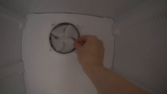 How to manually repair Beko fridge freezer by removing ice from the coils смотреть онлайн