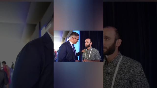 Брать в долг — вредная привычка?| Омар в Большом городе #shorts смотреть онлайн