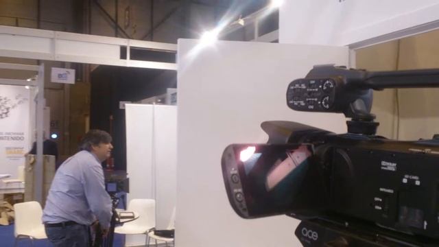 Cámara Cannon XA20 con wifi para transmisiones broadcast IT смотреть онлайн