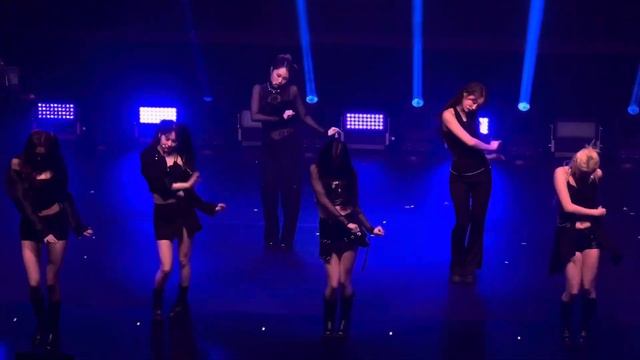 Everglow Player - All My Girls Tour London смотреть онлайн