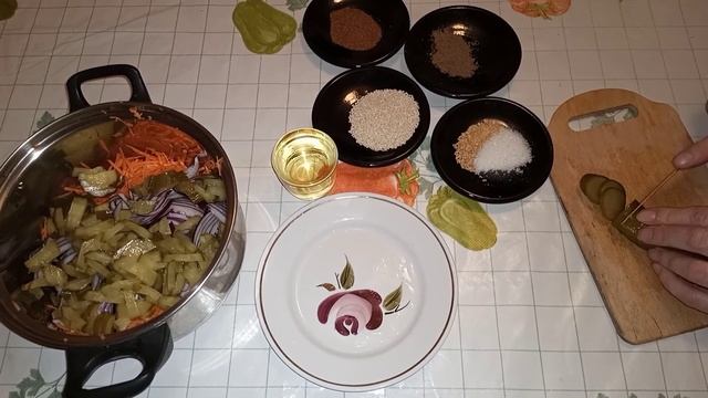 Беру маринованные огурцы и готовлю этот вкусный салат! Ингредиенты к этому салату есть у каждого! смотреть онлайн