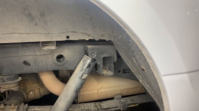 Ford F-150 Rear Shock Replacement (2015+) смотреть онлайн