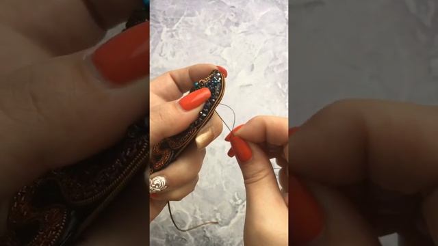 Обшиваем край изделия канителью смотреть онлайн