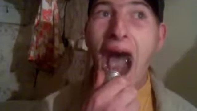 Кирил Терёшин глотает лампочку)))))))) смотреть онлайн