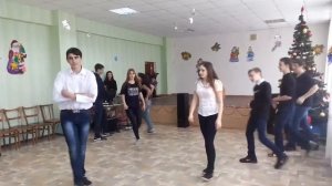 Новогоднее выступление – 9-Б класс