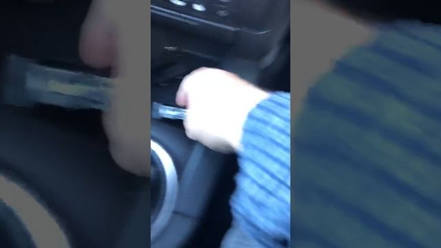 Audi A2 fixing the traction control switch and ASR button , using ICarsoft part 1 смотреть онлайн