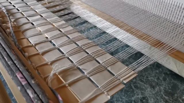 Лайфхаки по ткачеству на настольном ткацком станке с бердо смотреть онлайн