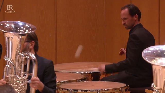 Wiener Philharmoniker Fanfare | Thielemann BRSO смотреть онлайн