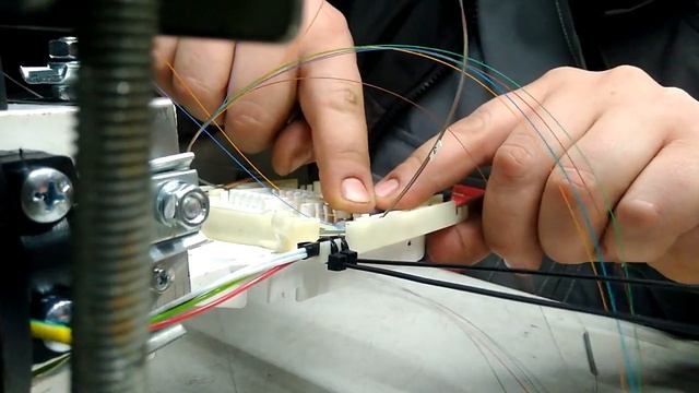 Оптическая муфта отторгает волокна смотреть онлайн