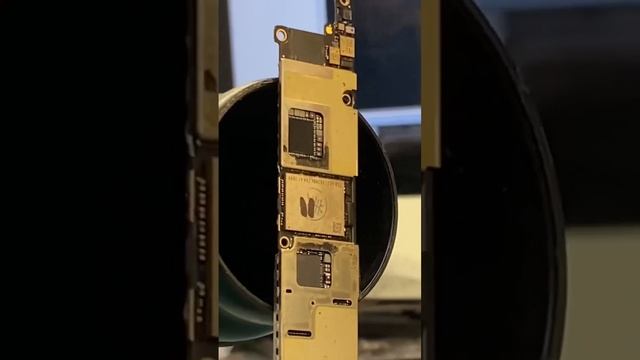 iPhone 13/XR смотреть онлайн