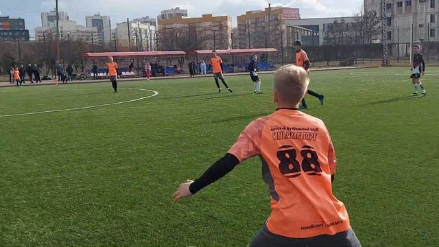 2009-10 г.р. ДФК «Таврида» 4-1 ДФК «Инкомспорт». 1 тайм. 11.02.2024 смотреть онлайн