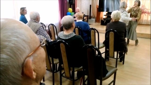 Пенсионеры развлекаются смотреть онлайн