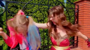 Бедный Супергерой VS Супергерой Миллионер || Харли Квинн VS Вандервуман