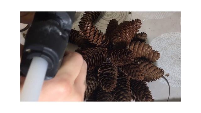 ?Поделка в Детский сад?Новогодняя ёлочка из шишек? смотреть онлайн