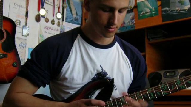 Eruption Van Halen solo cover, EMP MEG Ella смотреть онлайн
