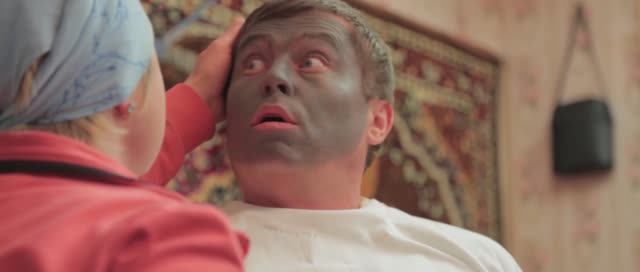 "От осины не родятся апельсины?!" - официальный трейлер смотреть онлайн