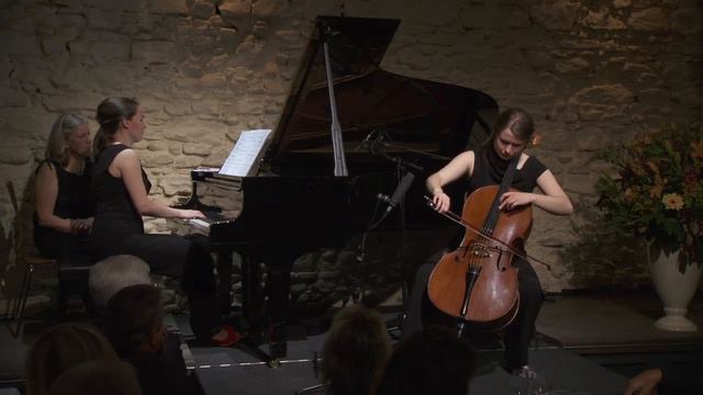 Maria Gabryś & Marie Waldmannová live in concert; Astor Piazzolla смотреть онлайн