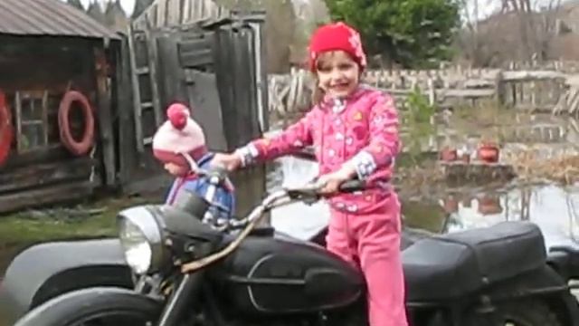 Дача 3 мая 2013 год немножко подтапливало. смотреть онлайн