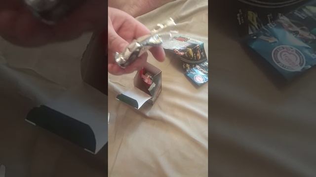 Коробочка Turbo гонки. Что внутри? Вкладыш? Наклейка?