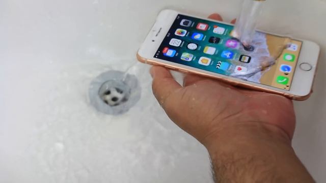 Apple IPhone 8 Plus - Water Test! [HD]