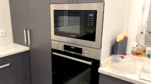 Духовка с микроволновкой в интерьере