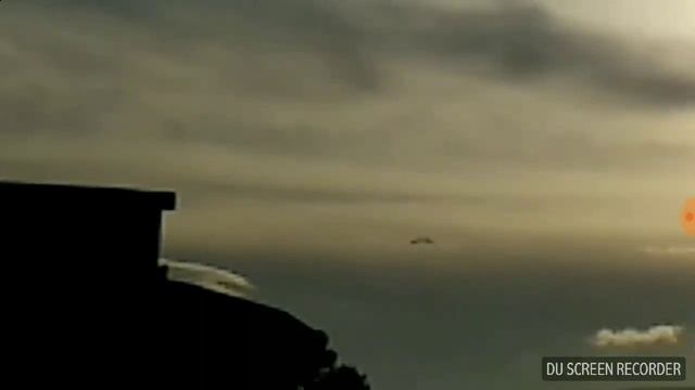 UFO near Airport Girona Costa-Brava смотреть онлайн