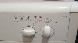 Стиральная машина Indesit WIUN 102 мигают индикаторы. Подскажите, что это за ошибка и что делать?