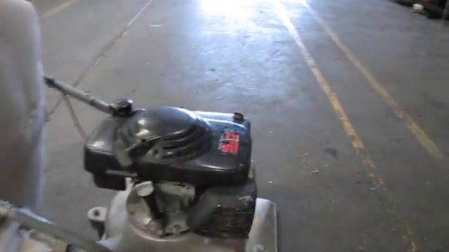 Lot 119 - Honda Lawn Vacuum смотреть онлайн