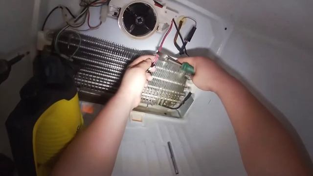 How to Fix Whirlpool Refrigerator Ice Build up in Freezer | Leaking Water | Model WRT138TFYB00 смотреть онлайн