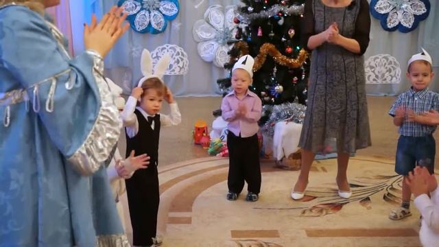 Новогодние приключения снегурочки и снеговика.Видеооператор Корниенко А т 89523188352 смотреть онлайн