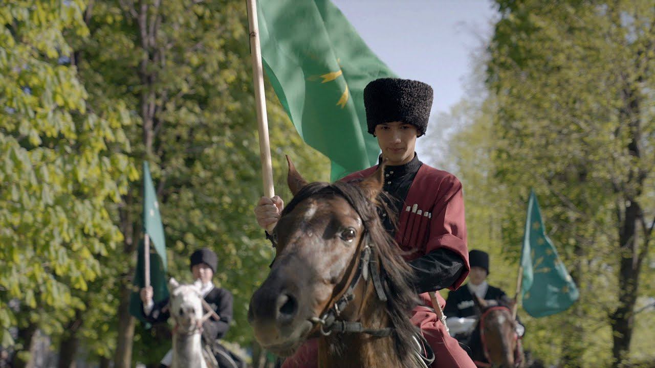 аул Адыге-Хабль. Мероприятие, посвященное образованию Адыгского флага.