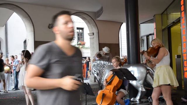 Russian string quartet in the streets of Munich смотреть онлайн