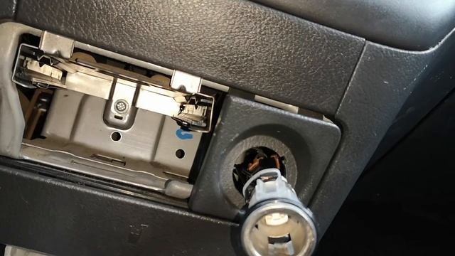 Универсальный способ снятия прикуривателя на современном авто смотреть онлайн