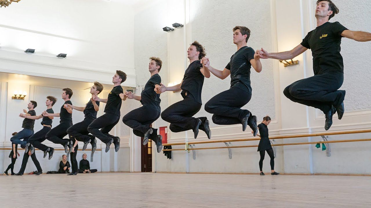 Готовимся к открытию 83-го сезона в Москве. Балет Игоря Моисеева. смотреть онлайн