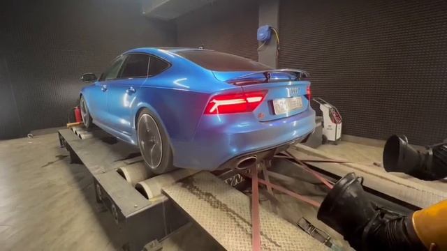Audi RS7 4.0tfsi on dyno смотреть онлайн