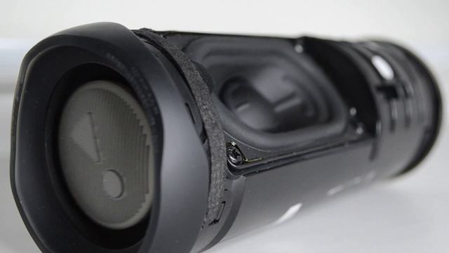 Колонка JBL FLIP 5 LFM 60% Bass Test РЕАКЦИЯ НА ПЕСНИ МОТЫЛЁК смотреть онлайн