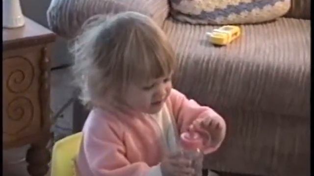 Kirsti singing Happy Birthday смотреть онлайн