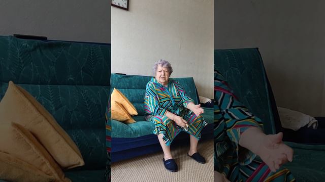 Тете 89 лет, она рассказывает о голодном военном детстве и о родителях. смотреть онлайн