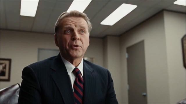 Он врядли выживет... Врачи думают... То есть, они просто уверены в том, что его мозг не работает... смотреть онлайн
