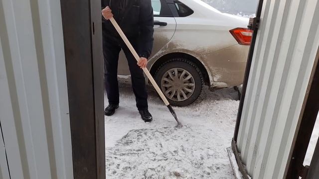 Самодельная пешня, домашнее применение, колем лед ...... дома смотреть онлайн