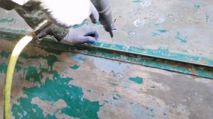 Как клепать лодку процесс клепания пневмомолотоком КМП25