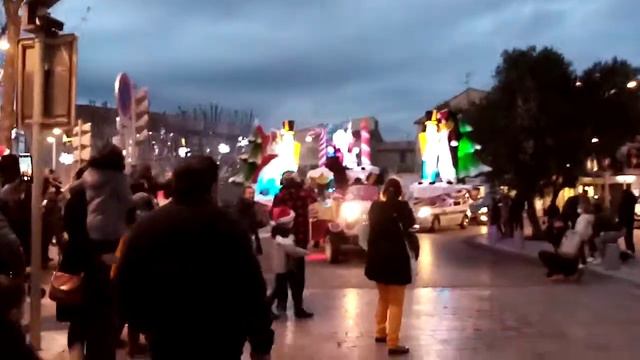 Pélissanne, le père Noël était à Berre l'Etang смотреть онлайн
