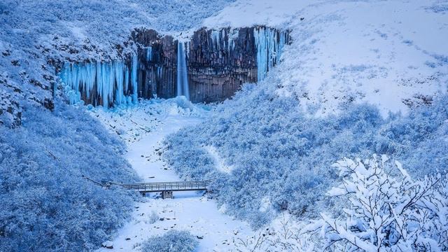ЗИМА, СНЕГ.ЛЮБОВЬ.МЕТЕЛЬ МЕТЕТ! Это Потрясающая, Невероятно Красивая музыка для души-Sergey Grischu