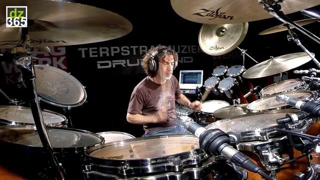 Simon Philips - Moments of Fortune Live Drum Cam смотреть онлайн
