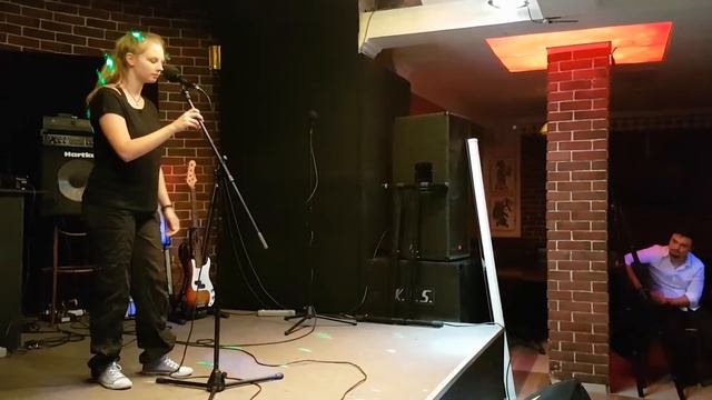 Дашка. Квартирник Музыкальной Мастерской "ShineLoudMusic" смотреть онлайн